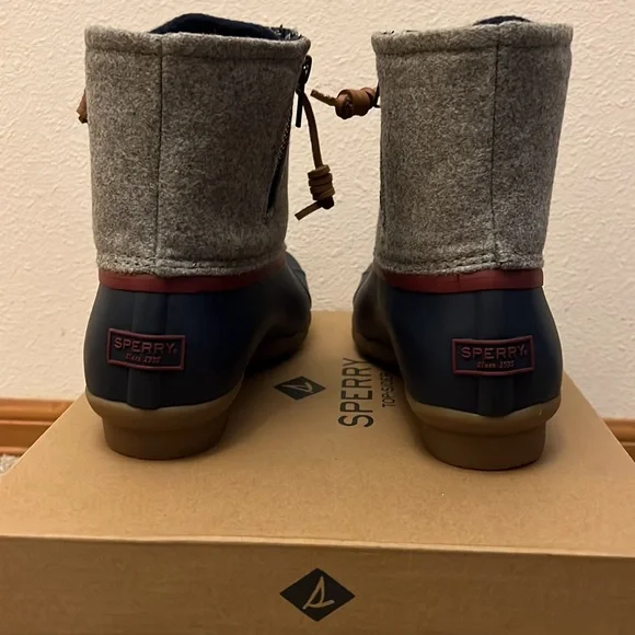 NEW IN BOX! Sperry Duck Boots - Picture 3 of 7